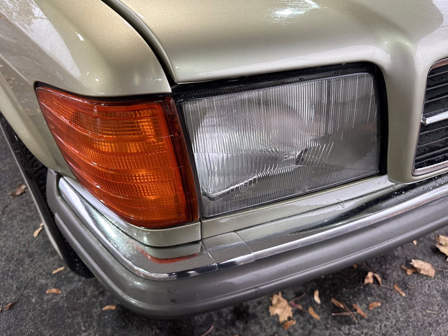Exterior image of 1983 Mercedes-Benz 500 SEC
