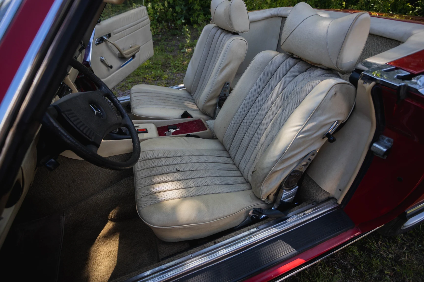 Innenraumfoto von 1975 Mercedes-Benz 280 SL (14)