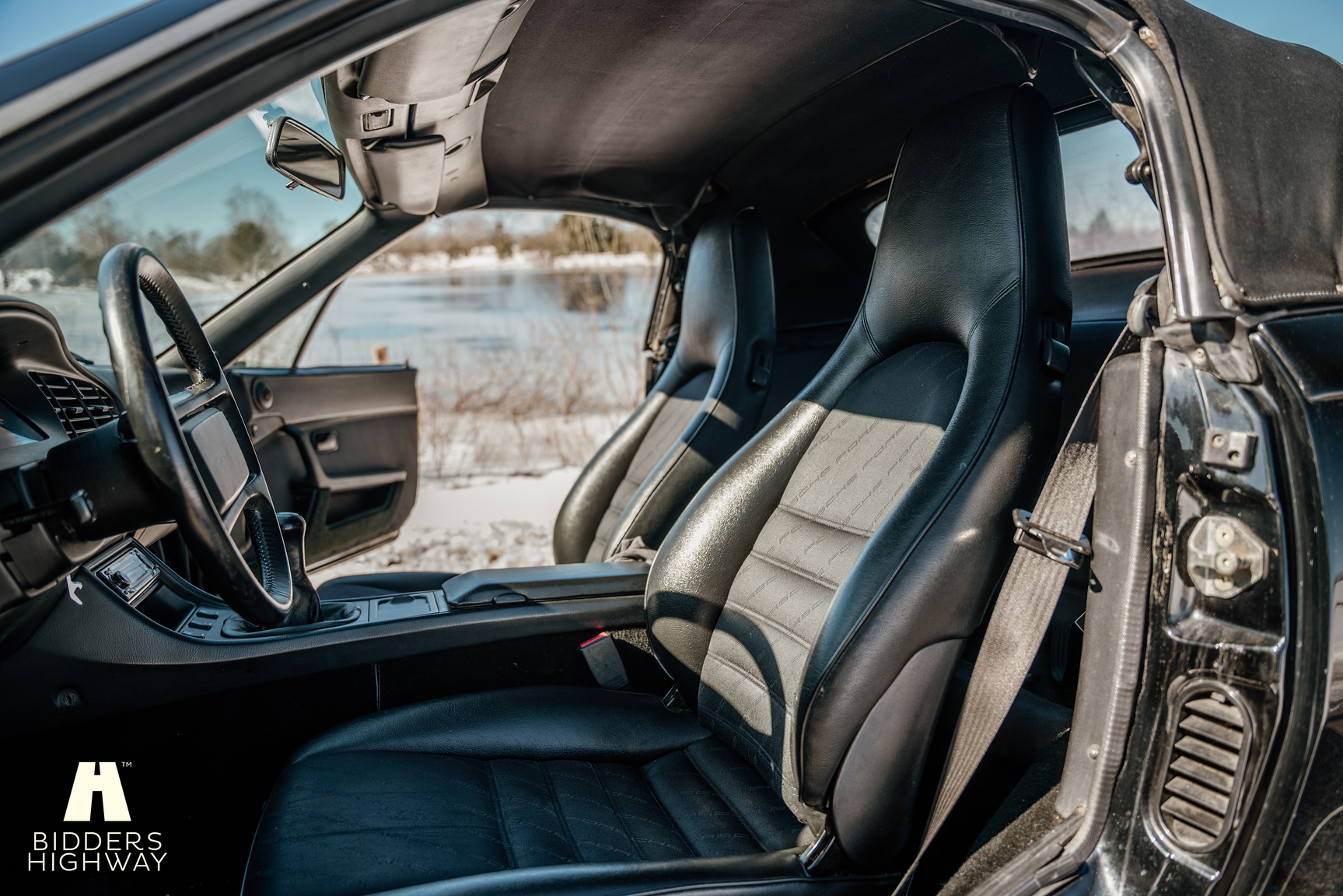 Interior image of 1989 Porsche 944 S2 Cabriolet