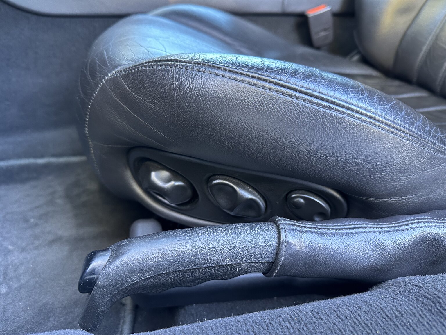 Innenraumfoto von 2000 Jaguar XK 8