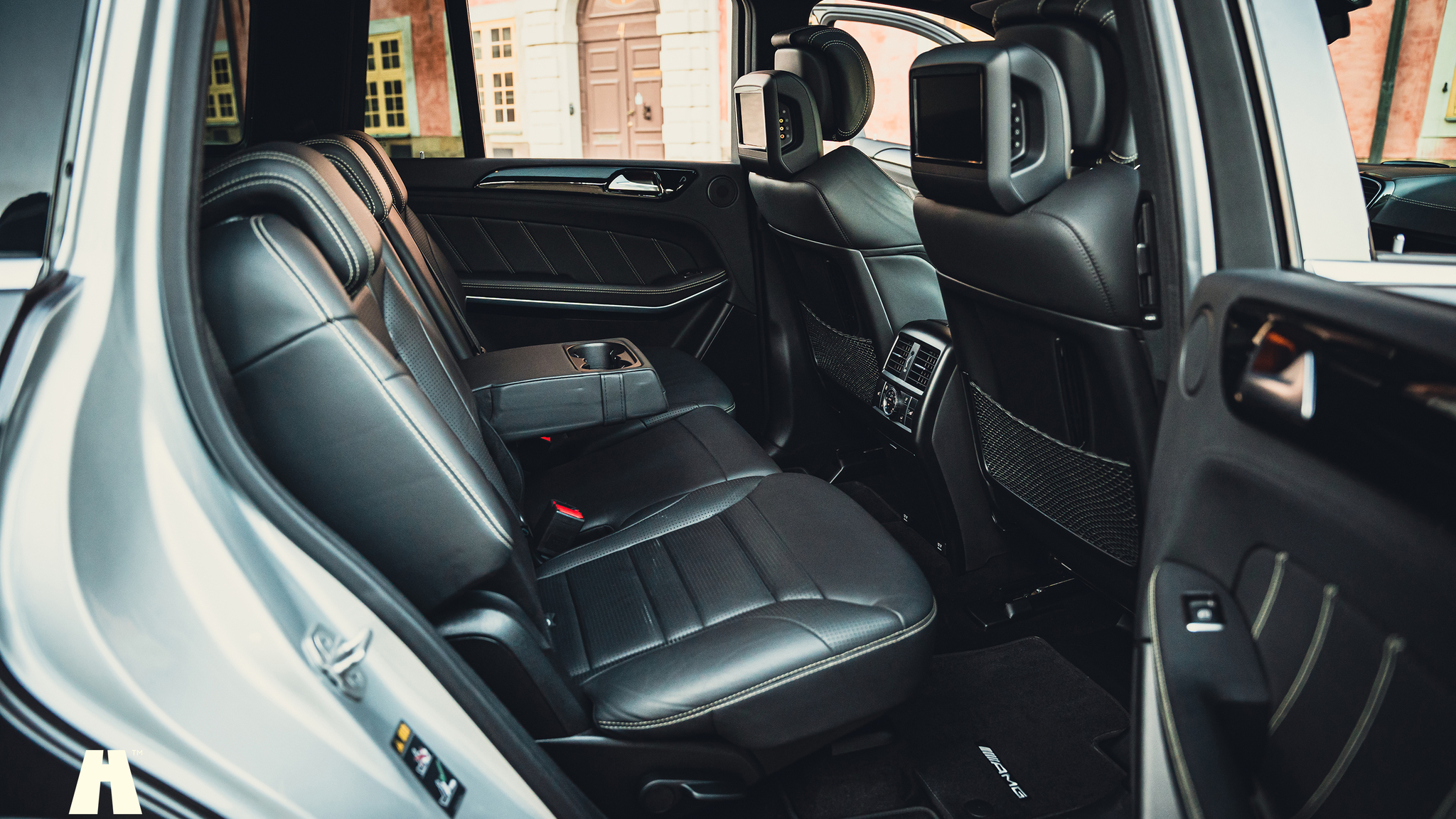Innenraumfoto von 2017 Mercedes-Benz GLS 63 AMG (77)