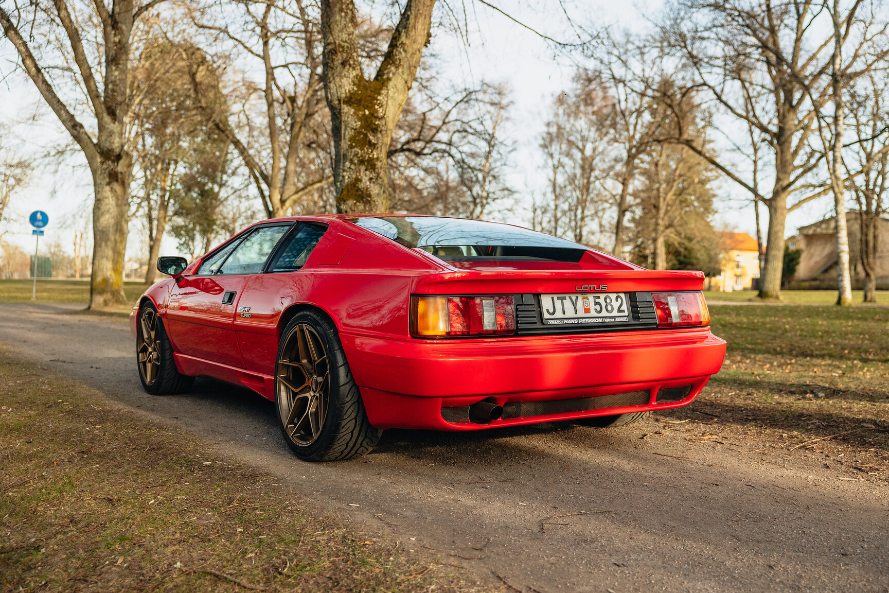 Exterior image of 1989 Lotus Esprit Turbo 