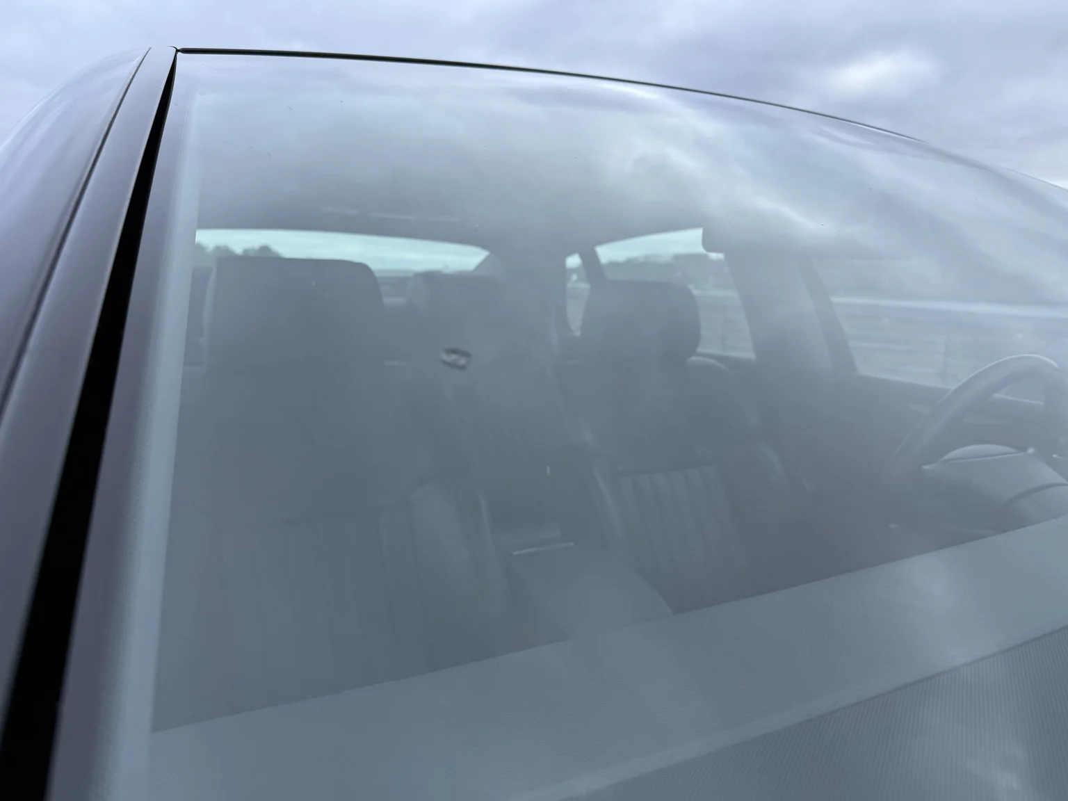 Exterior image of 2013 Volkswagen Phaeton 3.0 TDI (19)