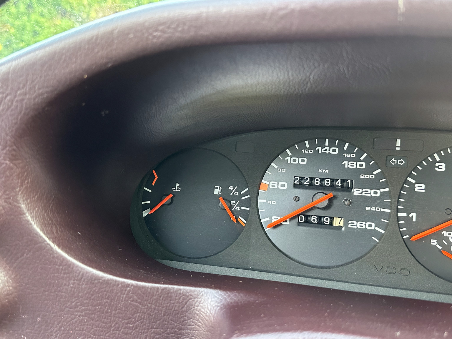 Interior image of 1985 Porsche 928 (21)