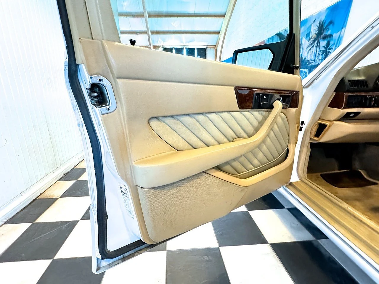Bild von 1991 Mercedes-Benz S560 (17)