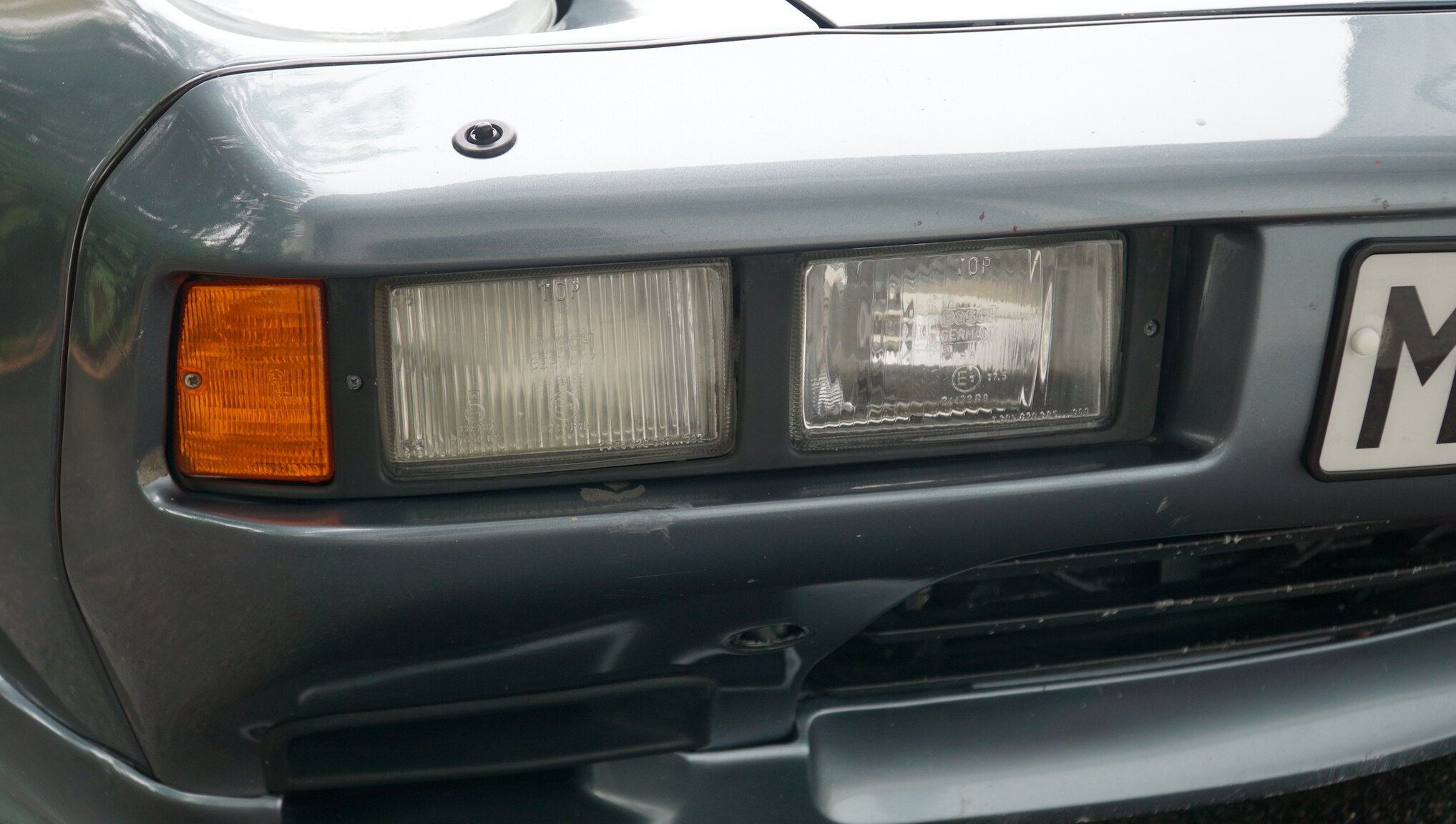 Exterior image of 1983 Porsche 928S (92)