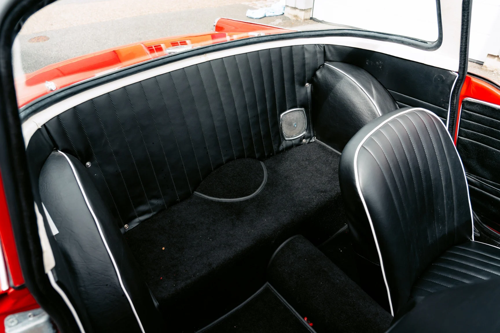 Interior image of 1963 Triumph TR4 (31)