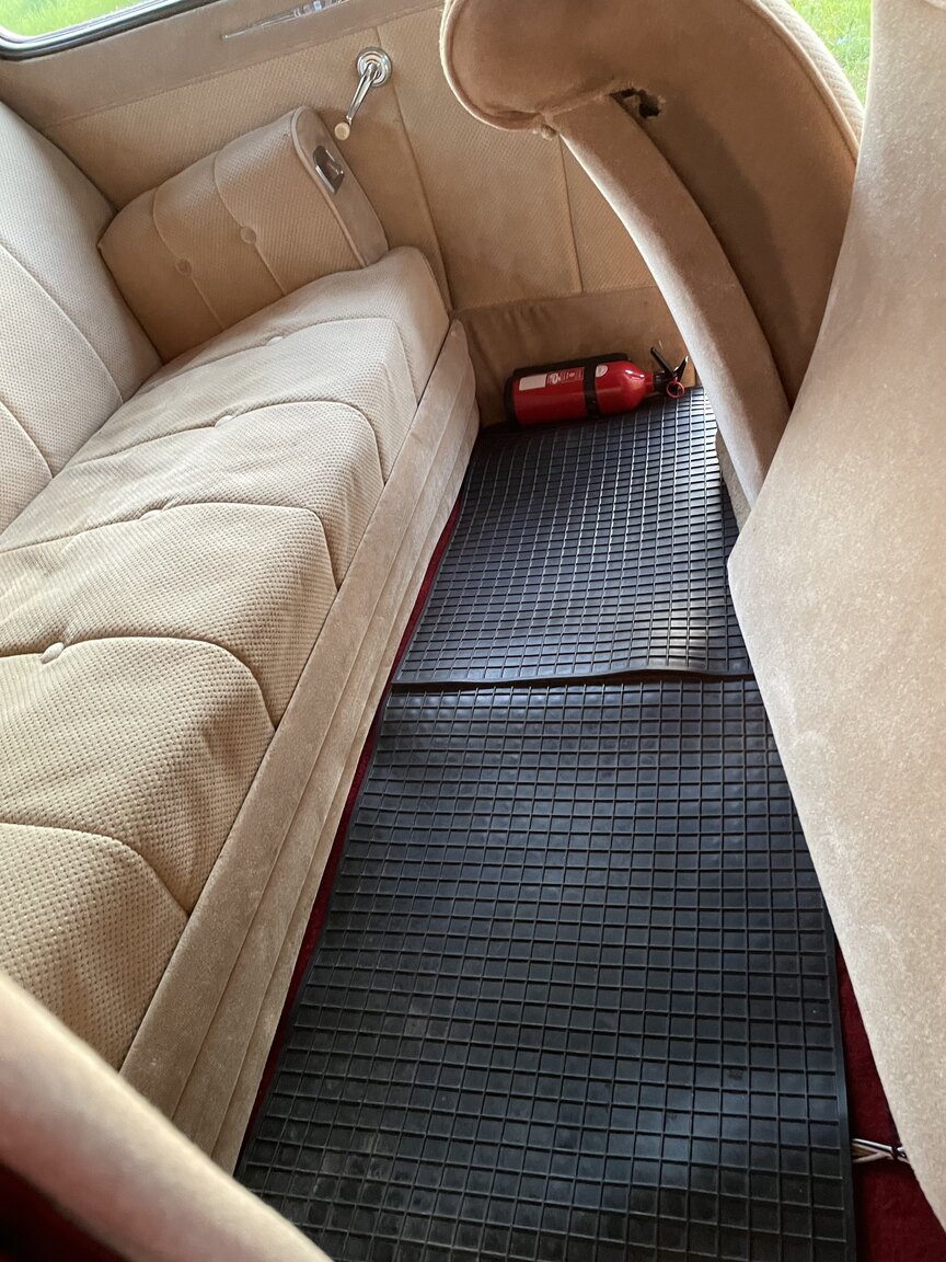 Interior image of 1940 Hudson Modell 40 Traveller Brougham 