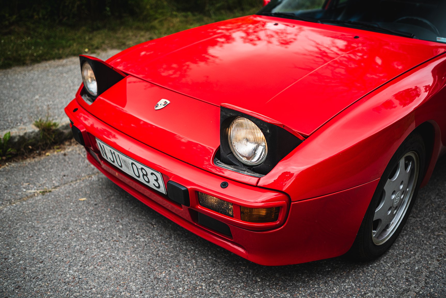 Exterior image of 1988 Porsche 944