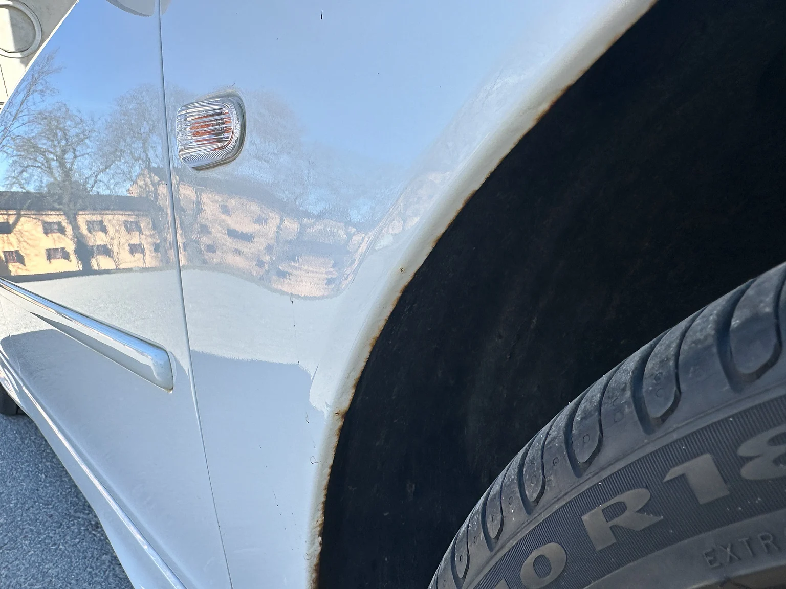 Exterior image of 2008 SAAB 9-3 Vector 2.0T Cabriolet (63)