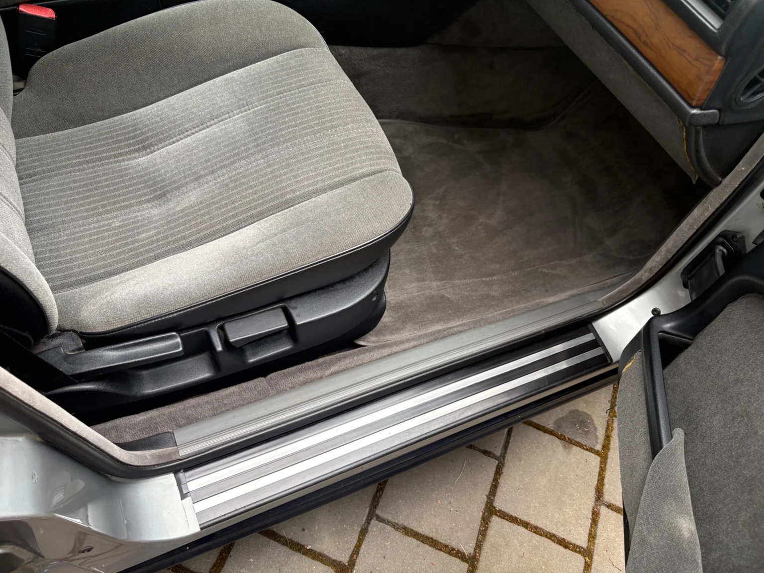Innenraumfoto von 1988 BMW 730iA (81)