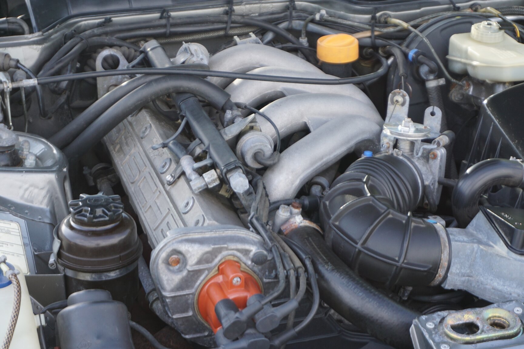 Image of 1985 Porsche 944 "NO RESERVE AUCTION" mechanics