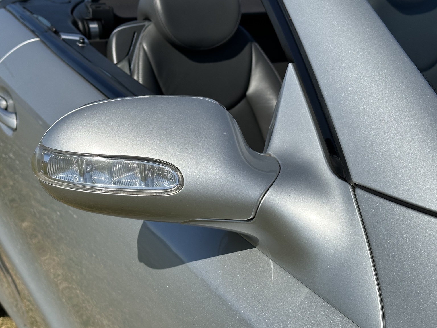 Exterior image of 2002 Mercedes SL 500 (52)