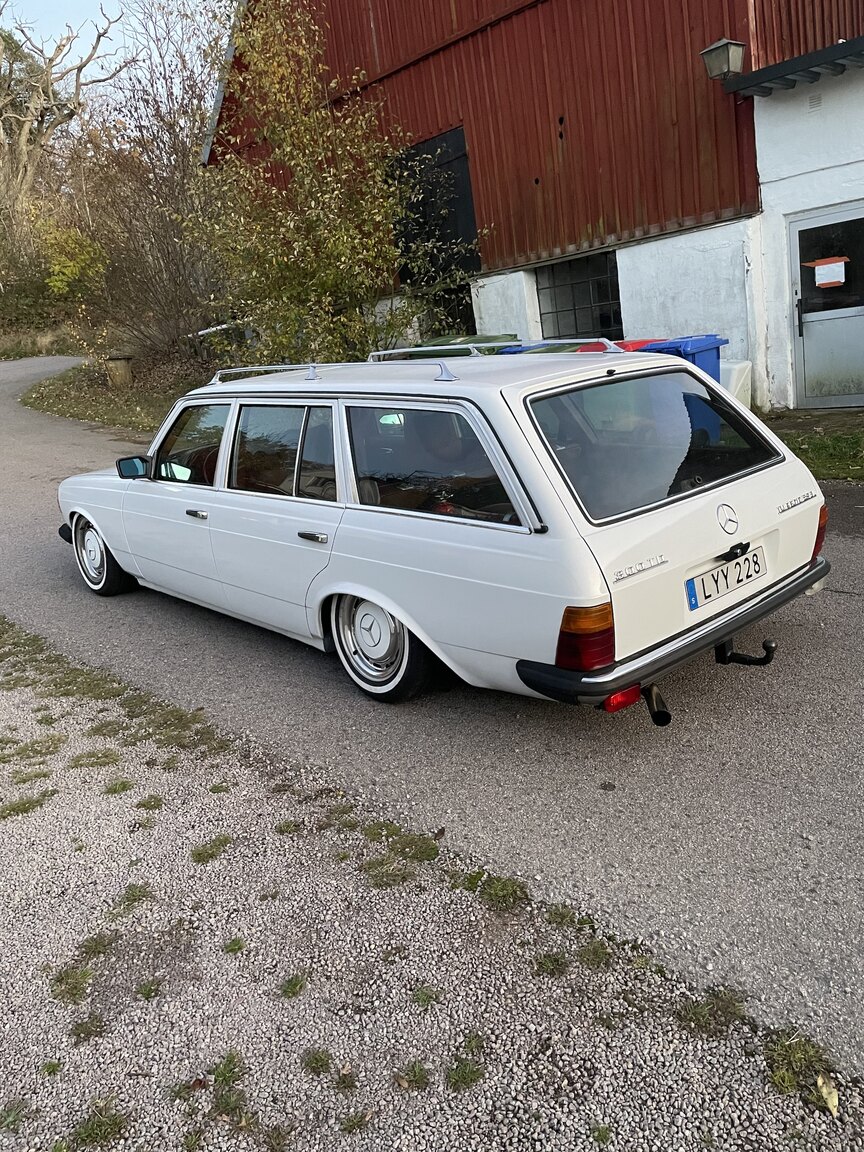 Exteriörbild på 1983 Mercedes-Benz 300 TDT