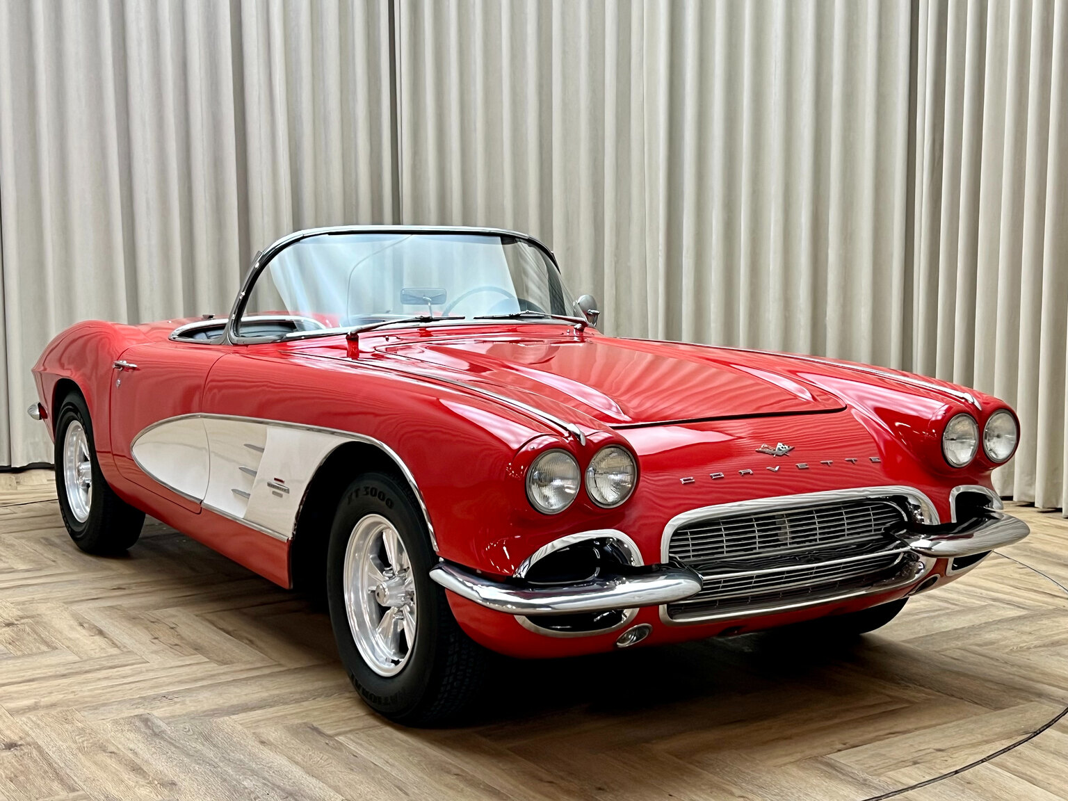 Exterior image of 1960 Chevrolet Corvette C1
