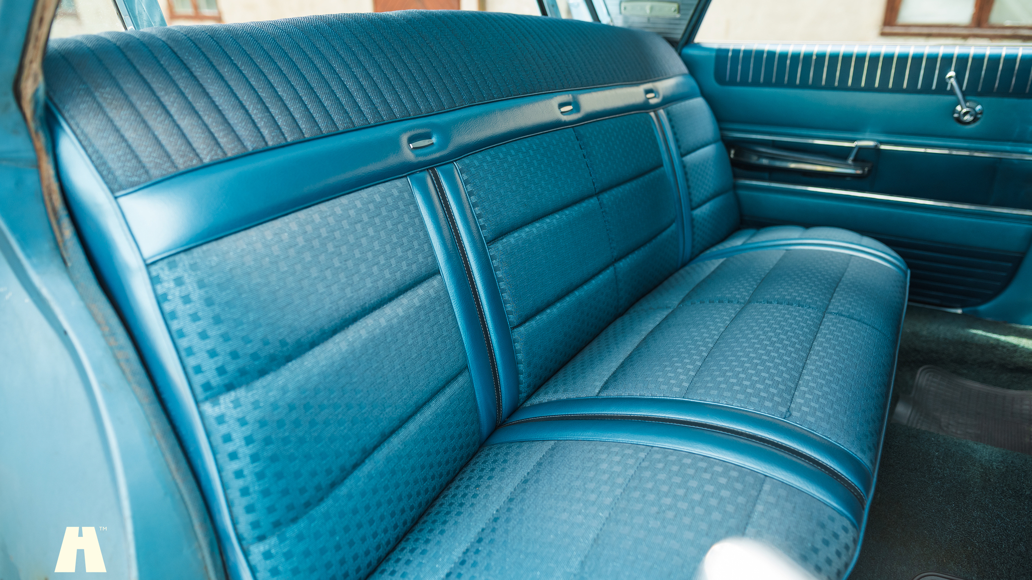 Interior image of 1963 Mercury Monterey Custom 4-door (51)