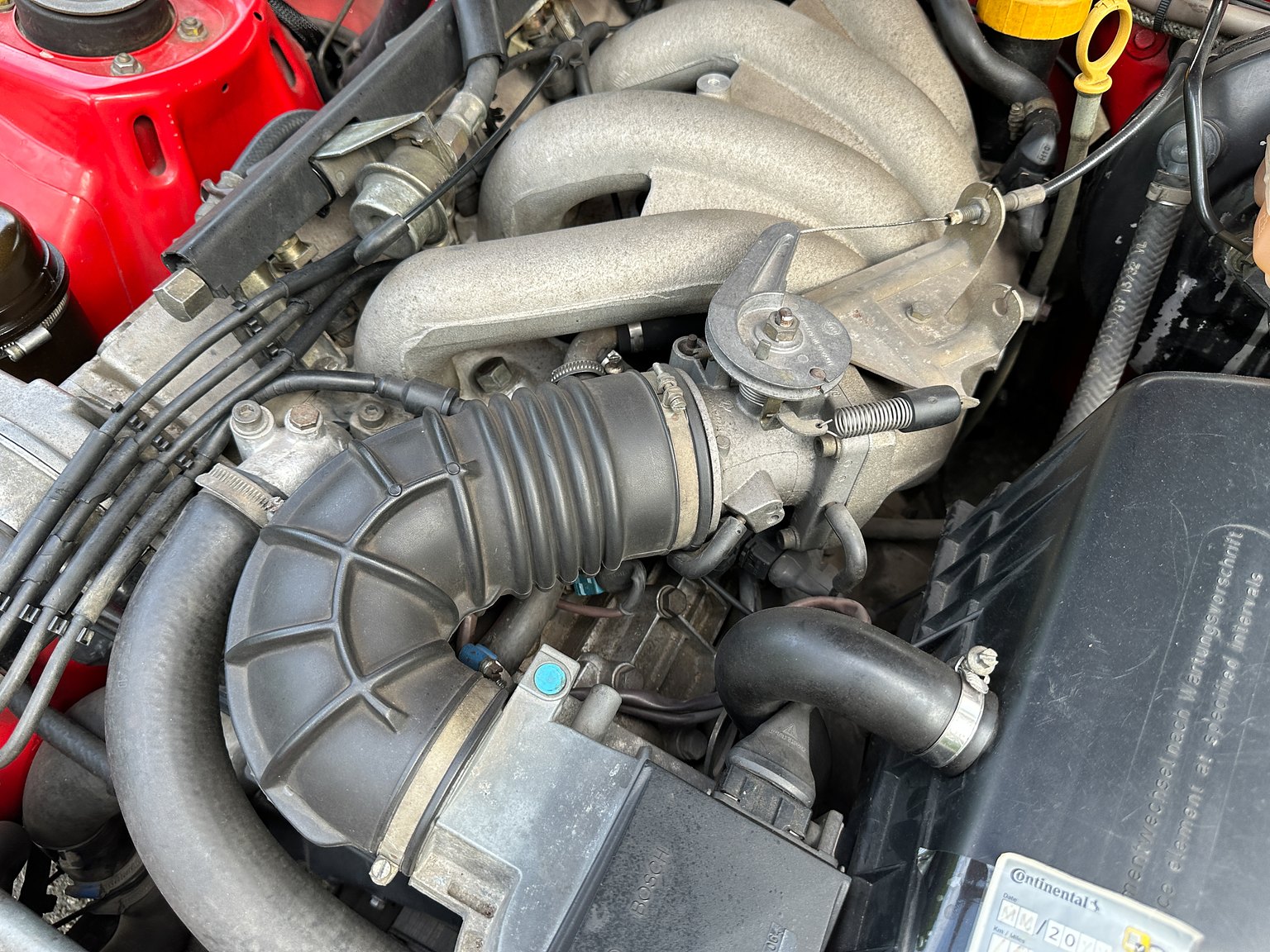 Image of 1988 Porsche 944 mechanics