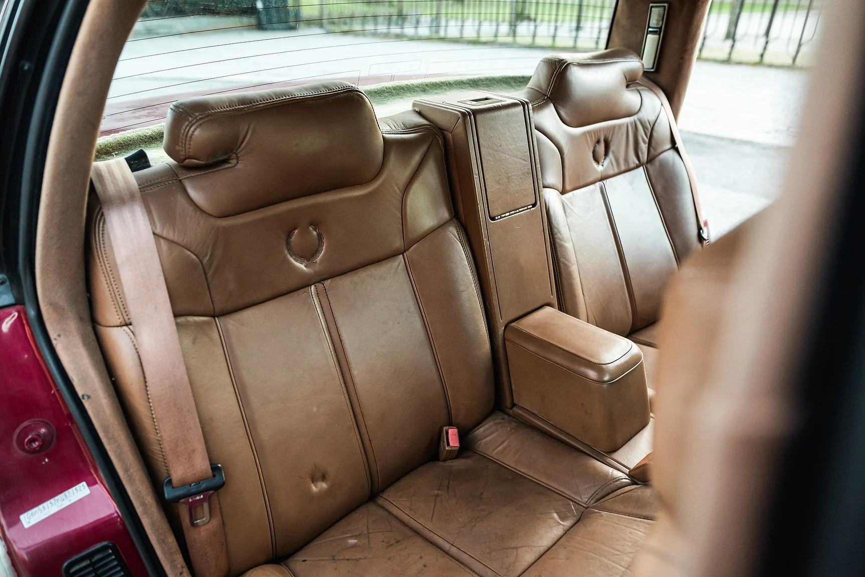 Interior image of 1989 Cadillac Seville (50)