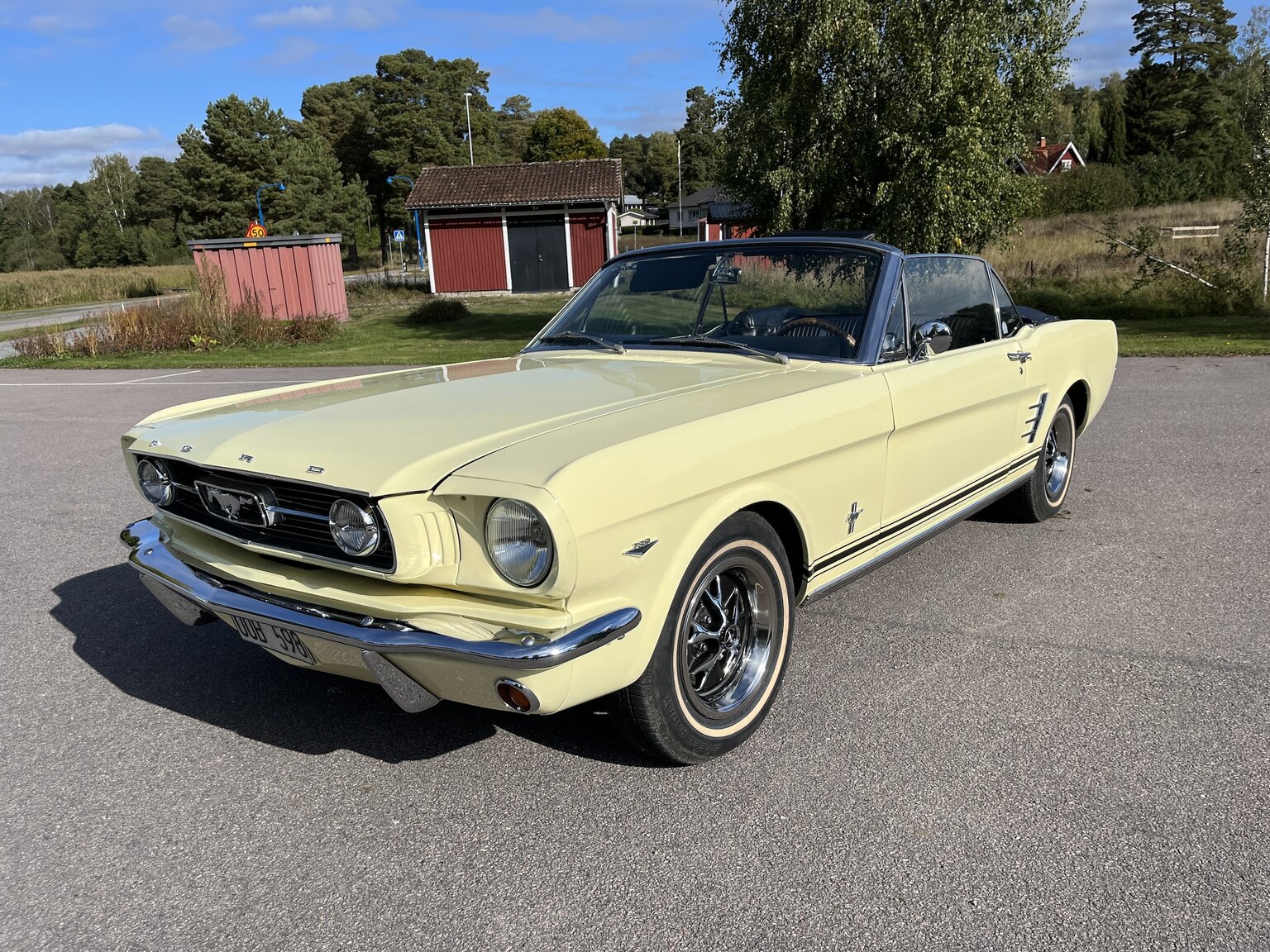 Exterior image of 1966 Ford Mustang Cabriolet 289cui