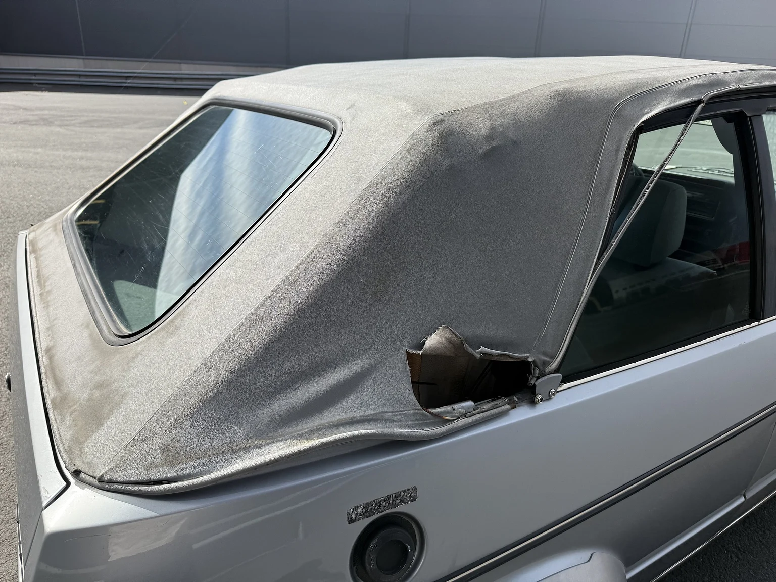 Exterior image of 1987 VW Golf Cabriolet (67)