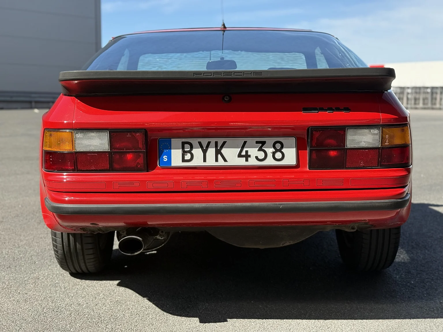 Exteriörbild på 1984 Porsche 944 Targa (11)
