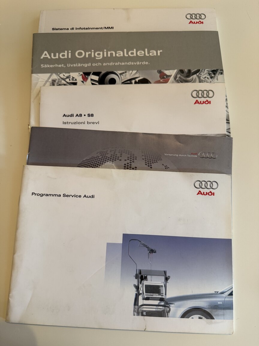 Dokumentation för 2009 Audi S8 5.2 V10 FSI Quattro