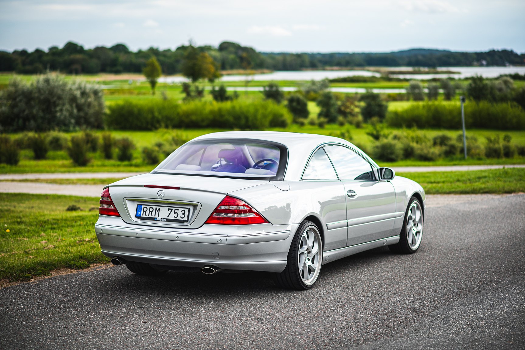 Exterior image of 2000 Mercedes-Benz CL 500