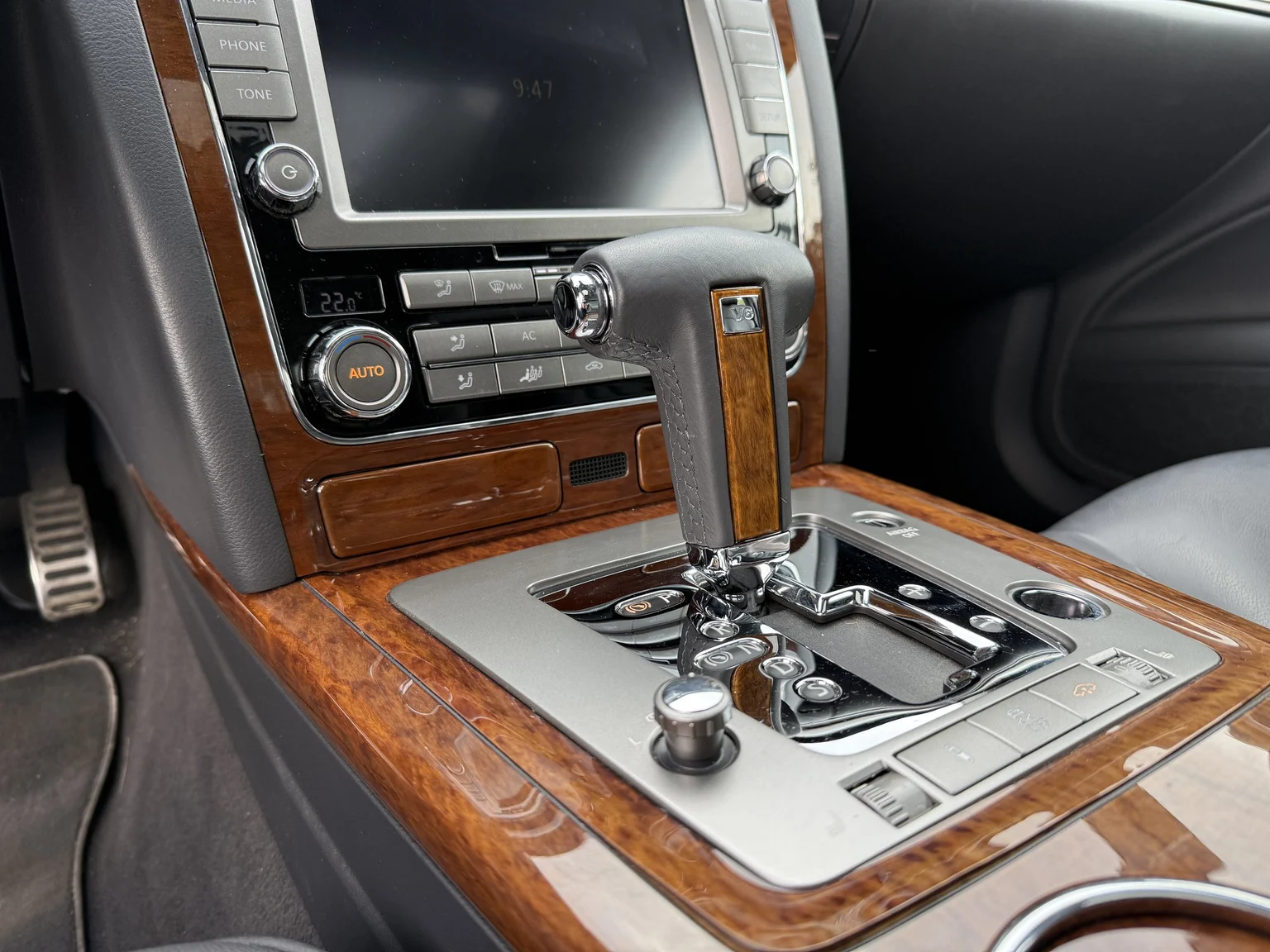 Interiörbild 2013 Volkswagen Phaeton 3.0 TDI (23)