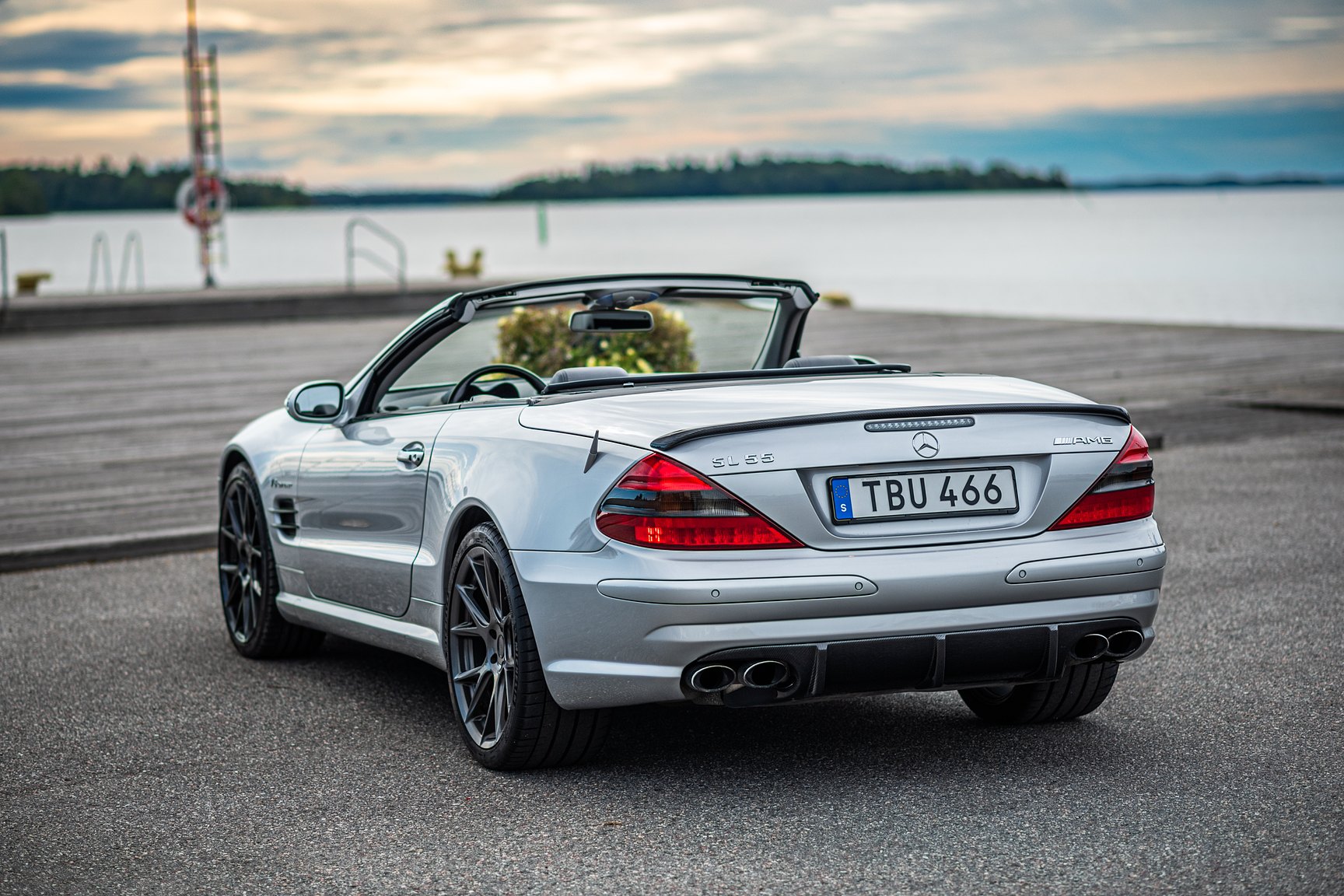 Exterior image of 2002 Mercedes SL 55 AMG