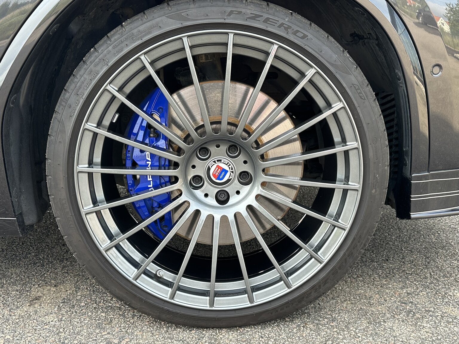 Exteriörbild på 2022 ALPINA XD3