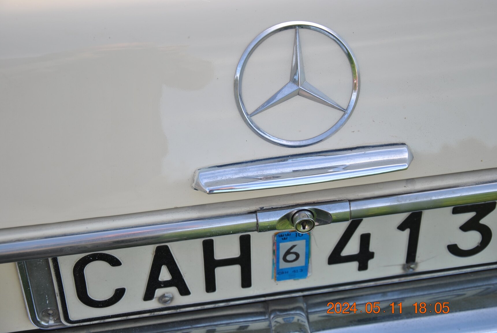 Exteriörbild på 1971 Mercedes-Benz 220D