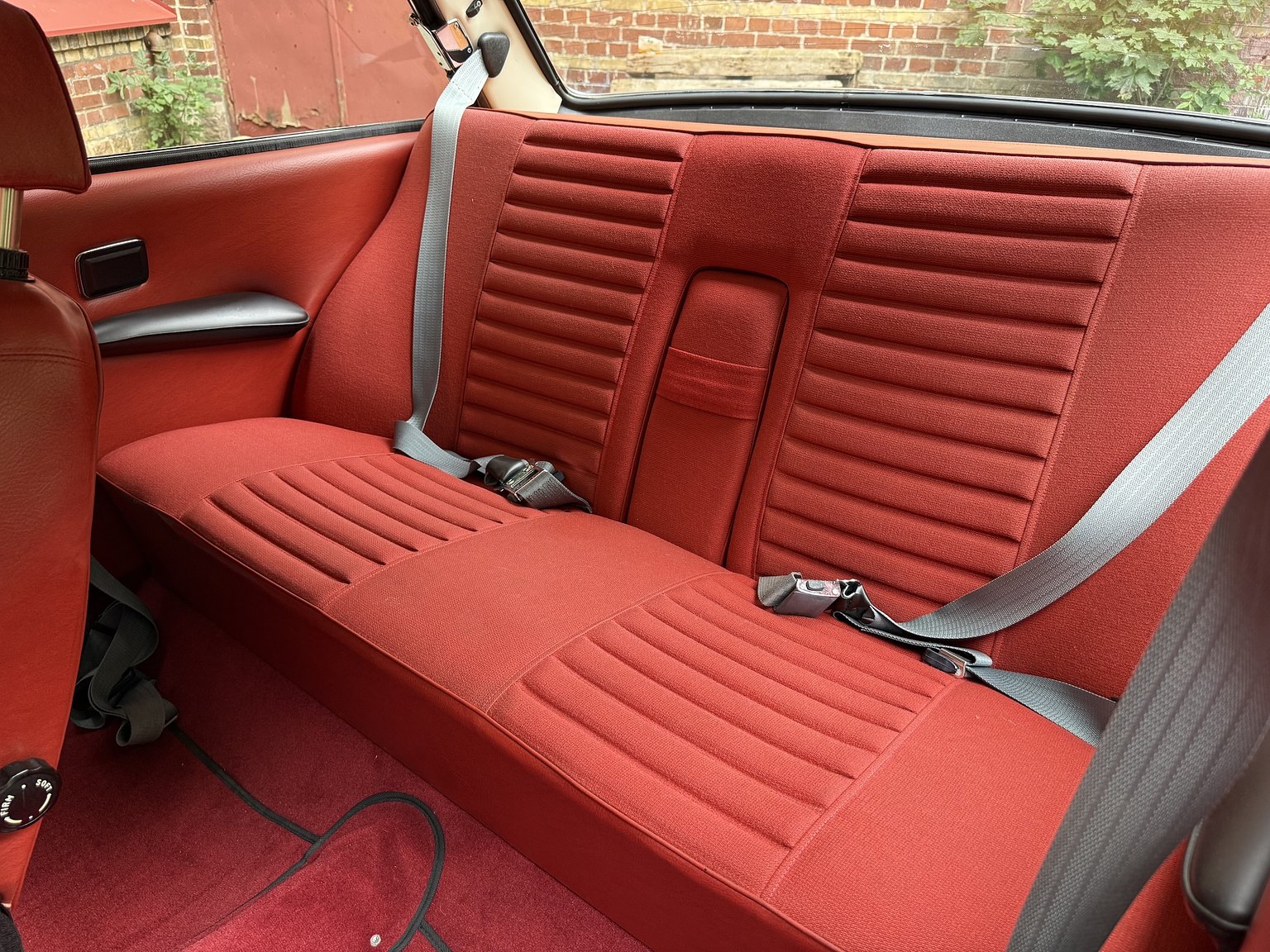 Interior image of 1970 Volvo 142 Automatic