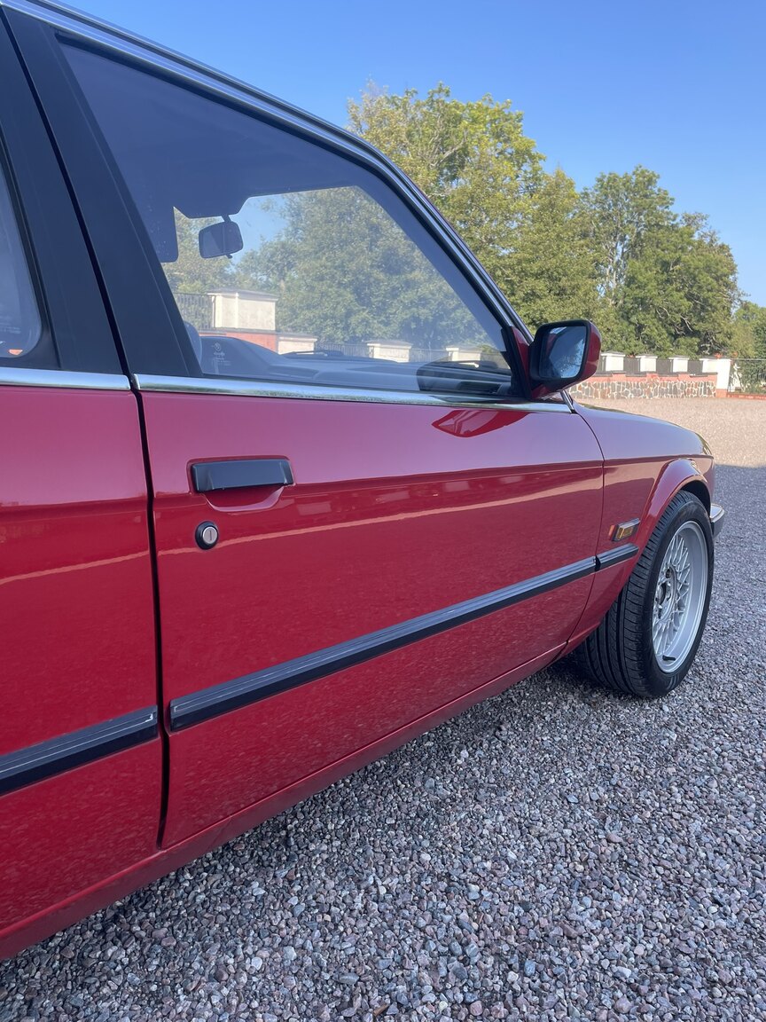 Aussenfoto 1987 BMW 320i