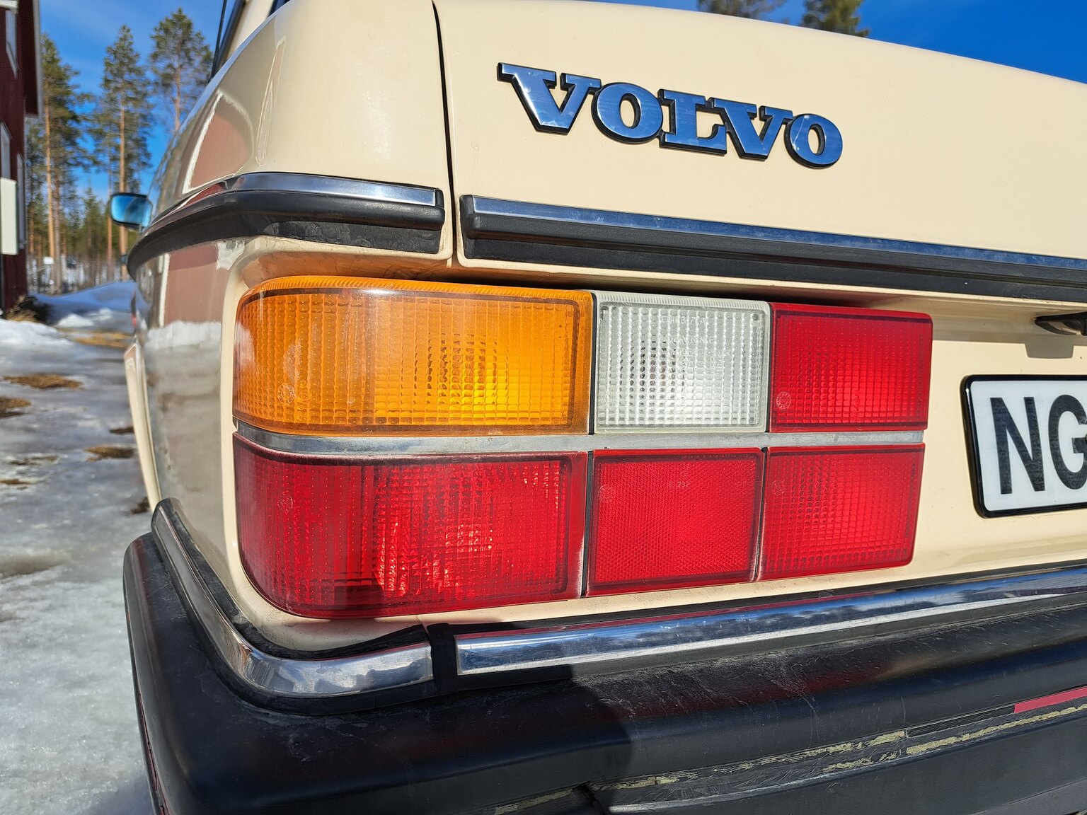 Exteriörbild på 1988 Volvo 240 GL