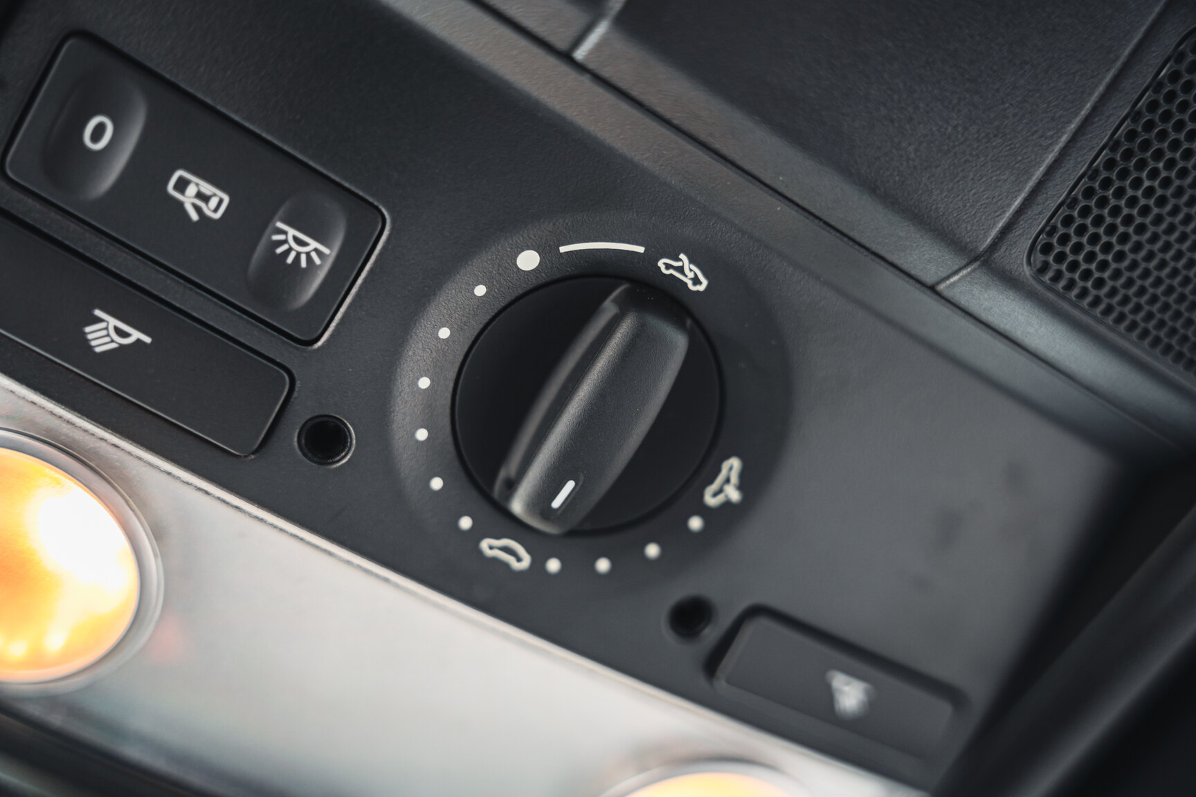 Innenraumfoto von 2007 Volkswagen Golf R32 (48)