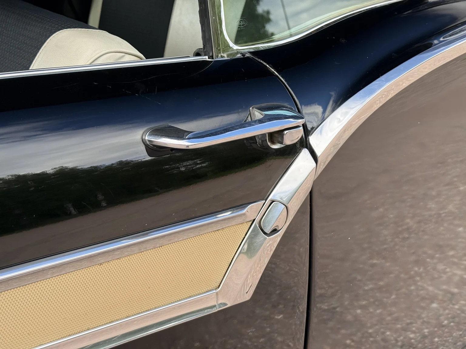 Exterior image of 1957 Ford Fairlane 500 Hardtop Cabriolet (32)
