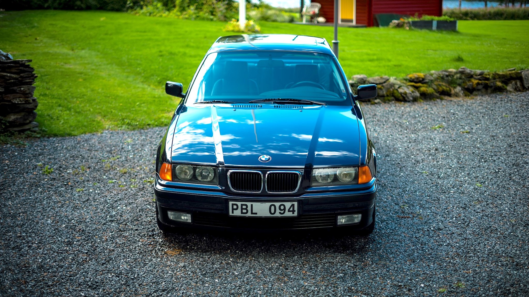 Exterior image of 1997 BMW 328i Coupé Automatisk