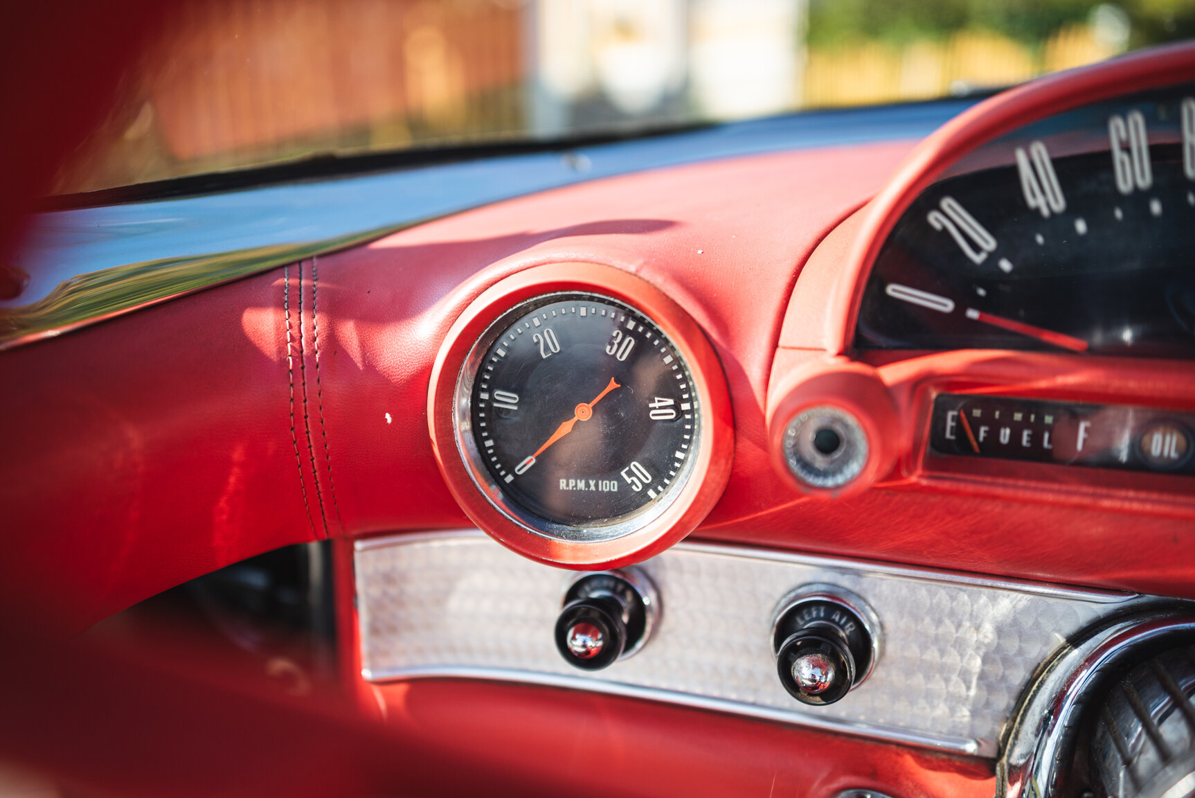 Interiörbild 1956 Ford Thunderbird