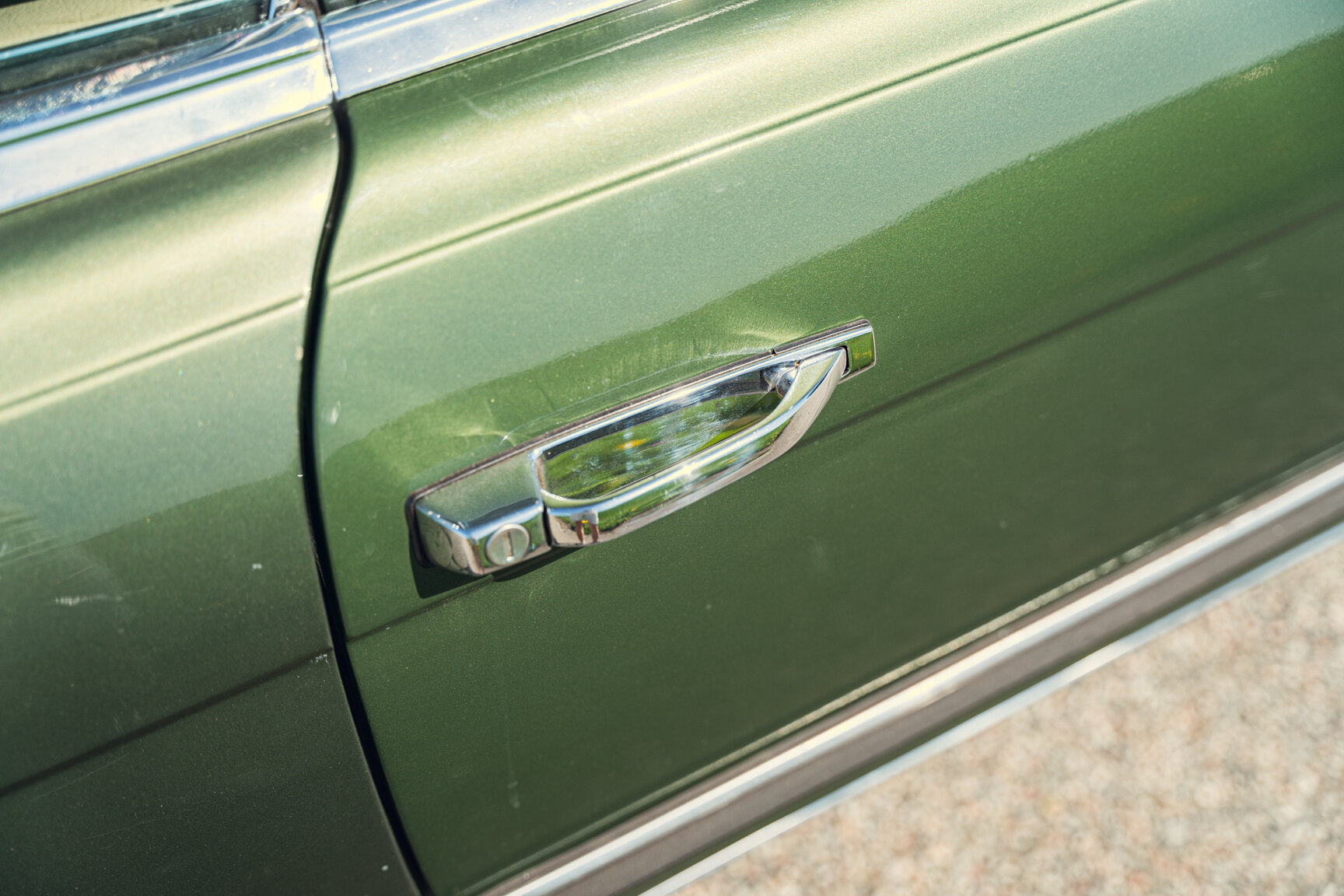 Exterior image of 1976 Mercedes-Benz 450 SLC (38)