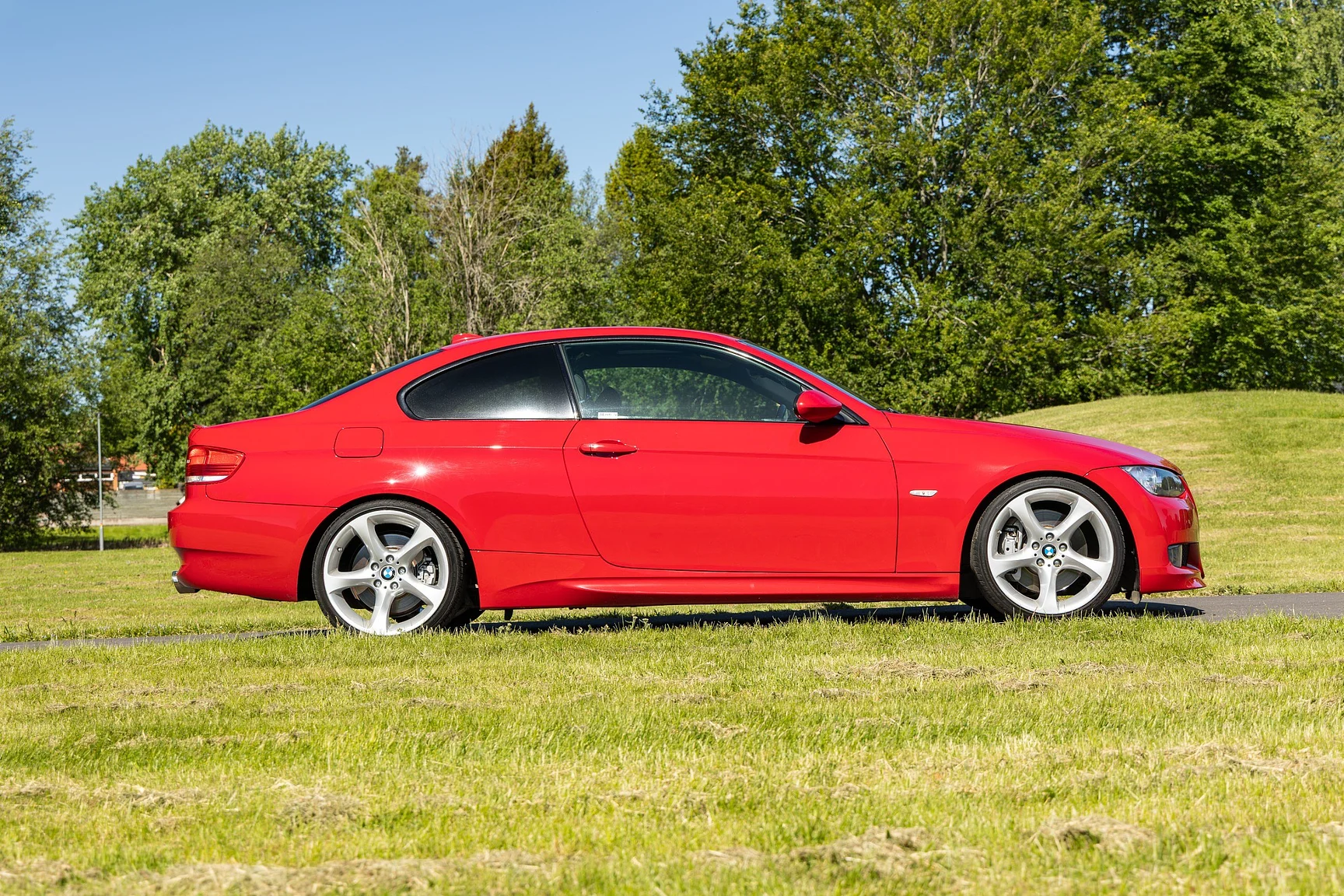 Exteriörbild på 2007 BMW 335i Coupé (5)
