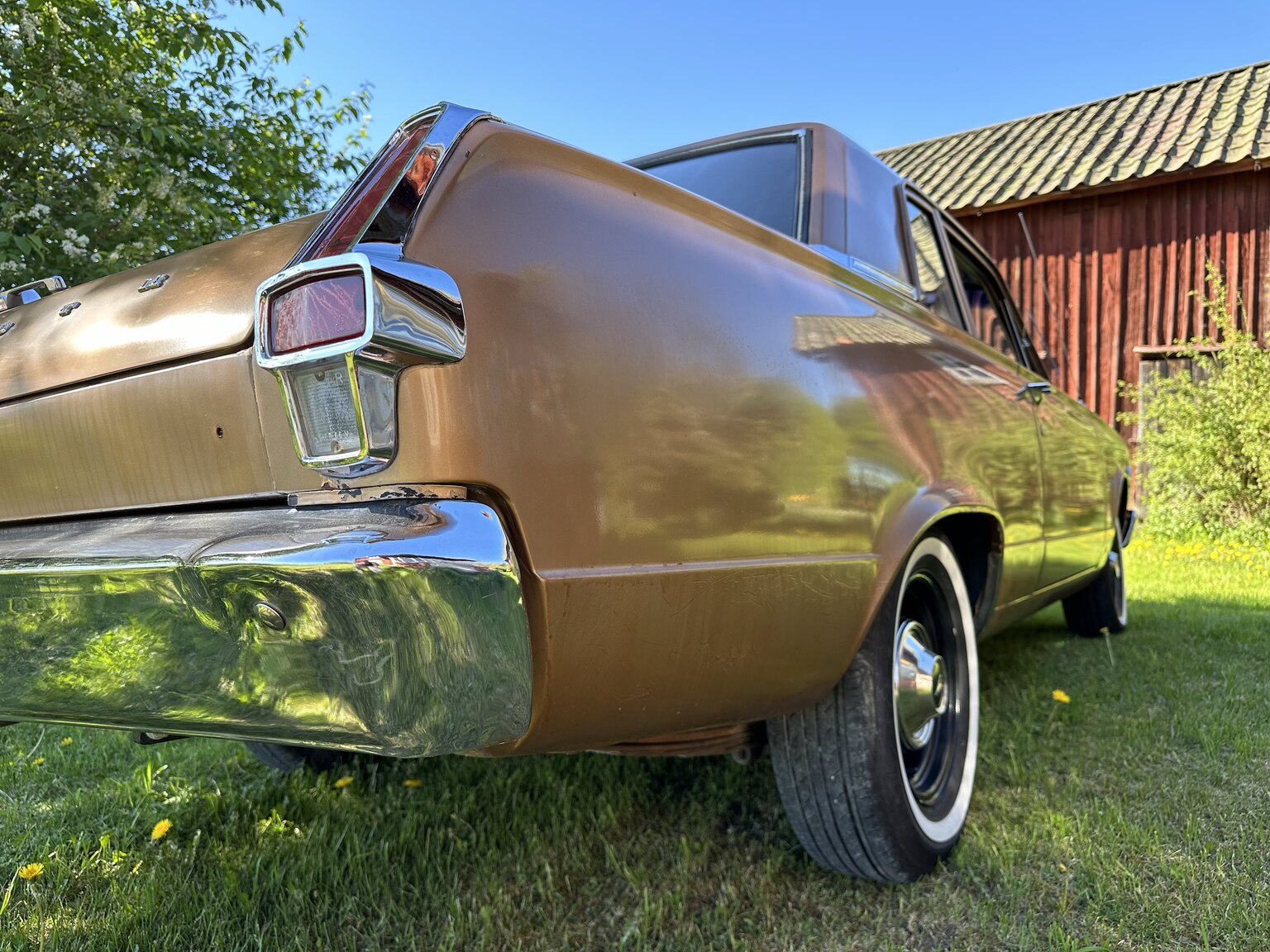 Exteriörbild på 1966 Plymouth Valiant 100 2-door Sedan (55)