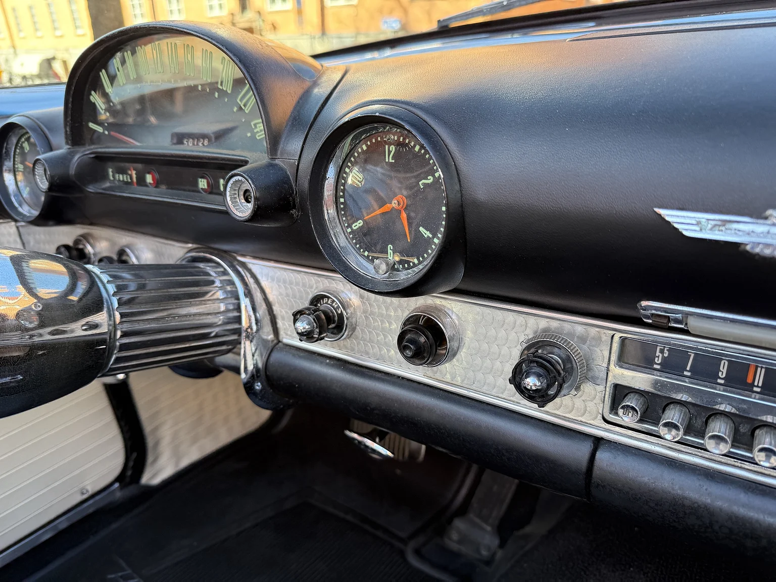 Interior image of 1955 Ford Thunderbird (28)