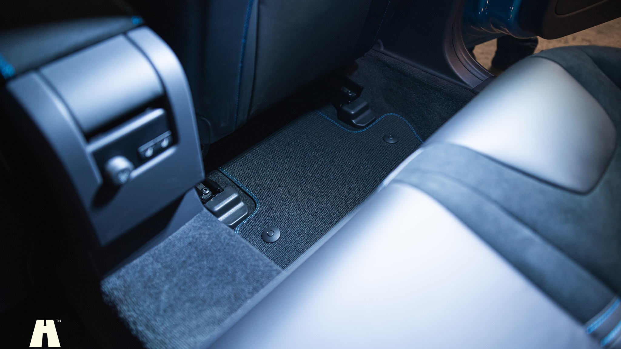 Interior image of 2017 Volvo V60 Polestar T6