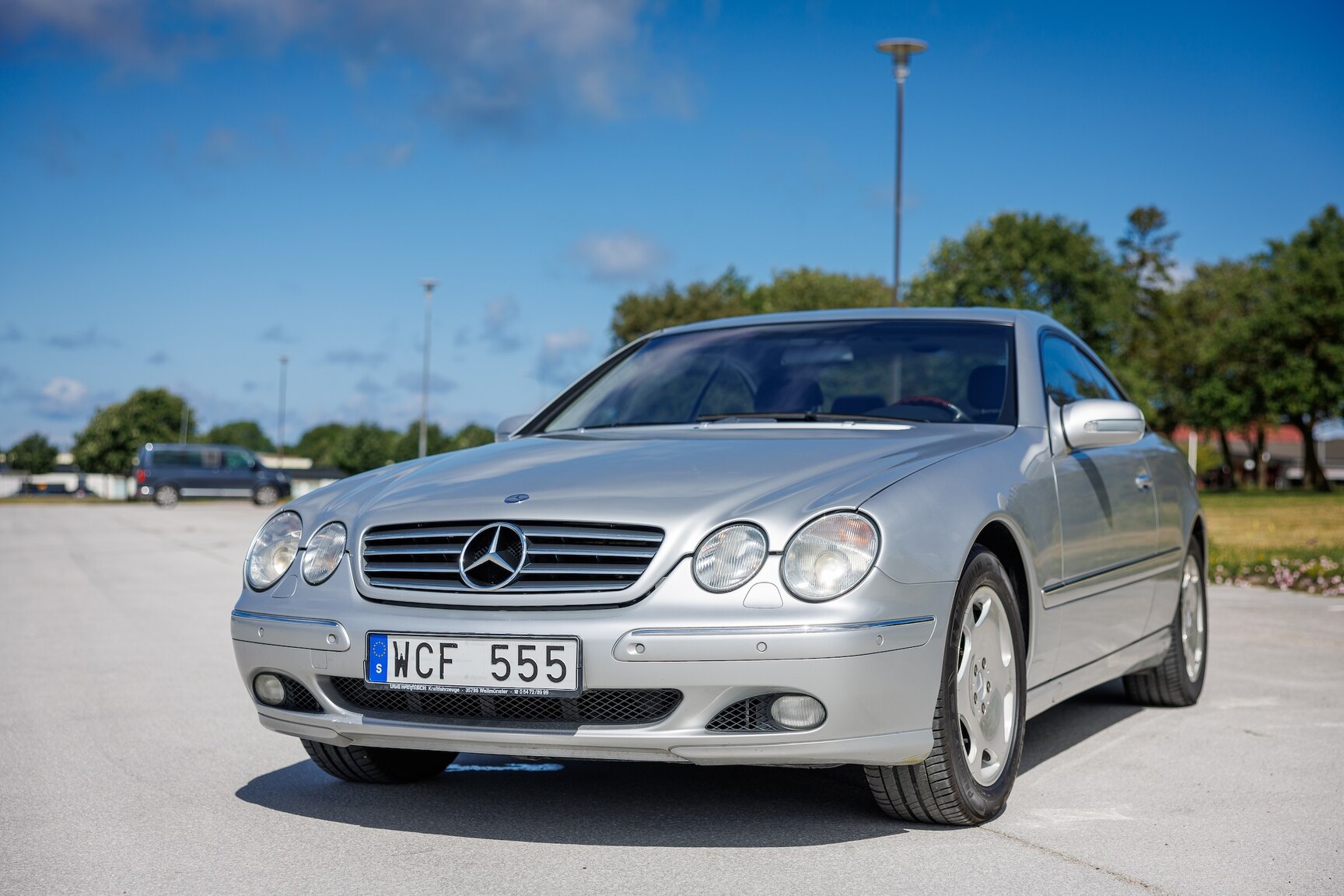 Exteriörbild på 2000 Mercedes-Benz CL600
