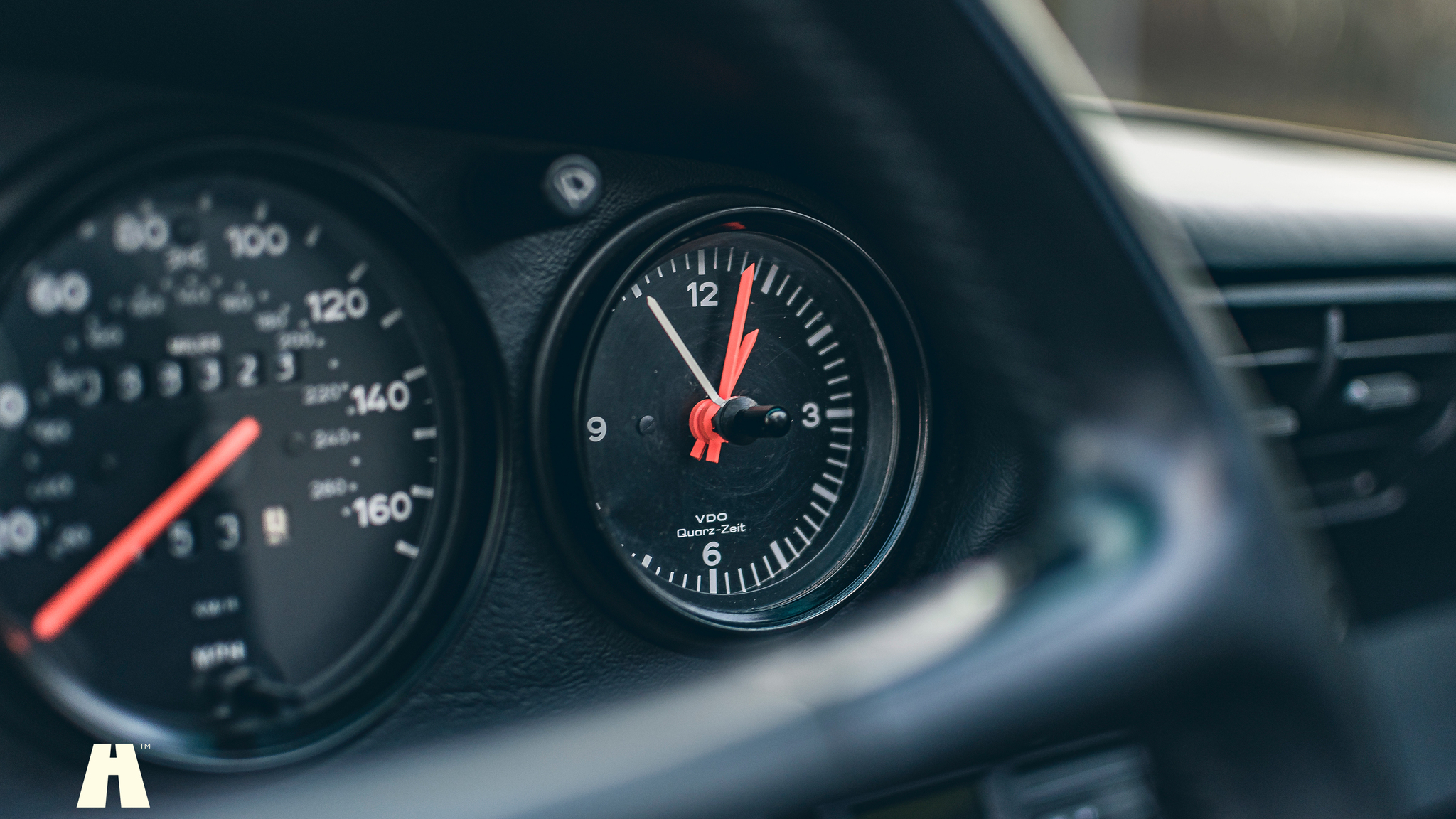 Innenraumfoto von 1989 Porsche 911 Carrera 3.2 Targa (17)