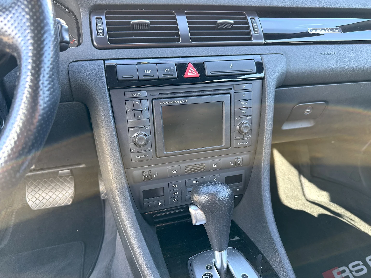 Innenraumfoto von 2002 Audi RS 6 Avant (18)