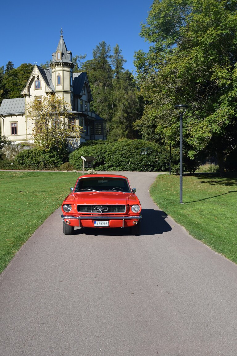 Exterior image of 1965 Ford Mustang 