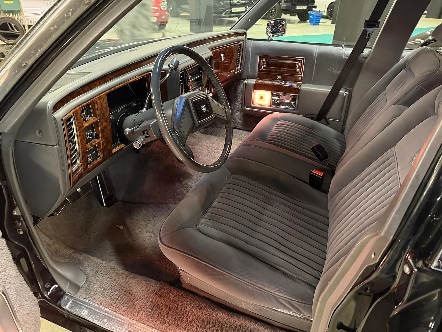 Exteriörbild på 1991 Cadillac Brougham Limousine (1)