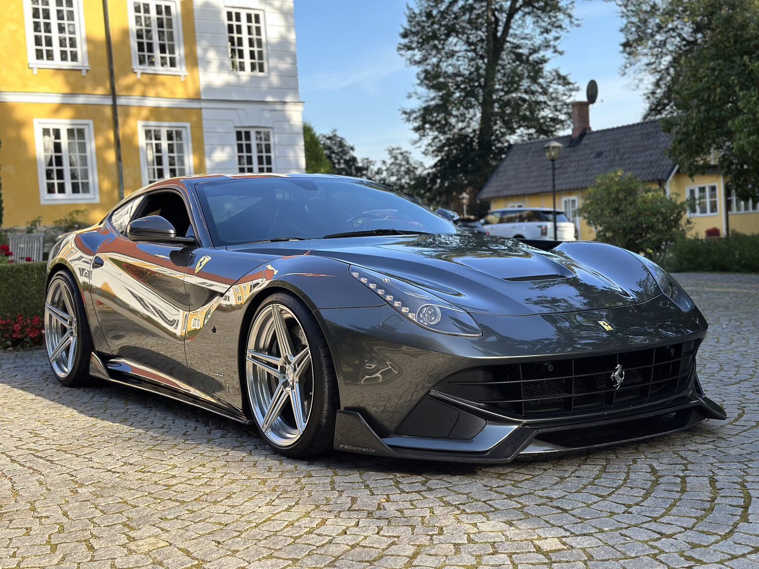 Exterior image of 2013 Ferrari F12 Berlinetta