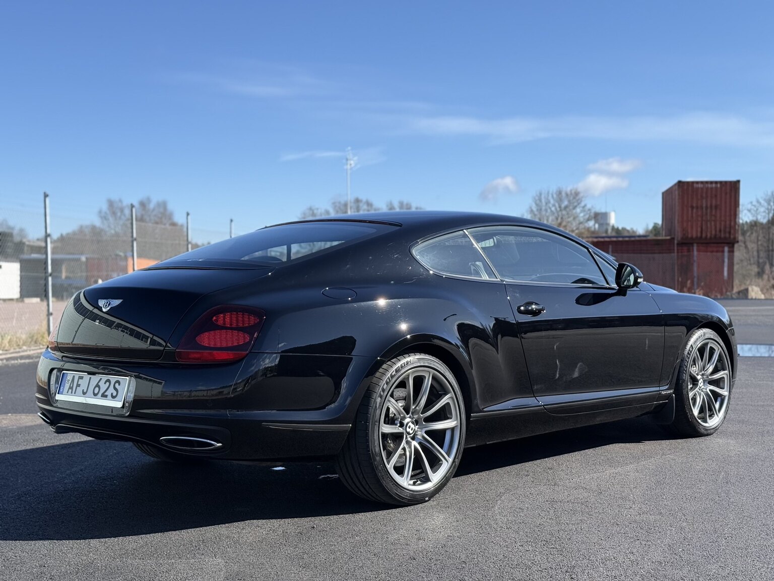 Exteriörbild på 2011 Bentley Continental Supersports